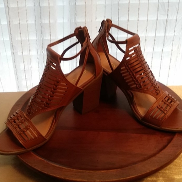 Open Toe Sandals - Picture 2 of 6